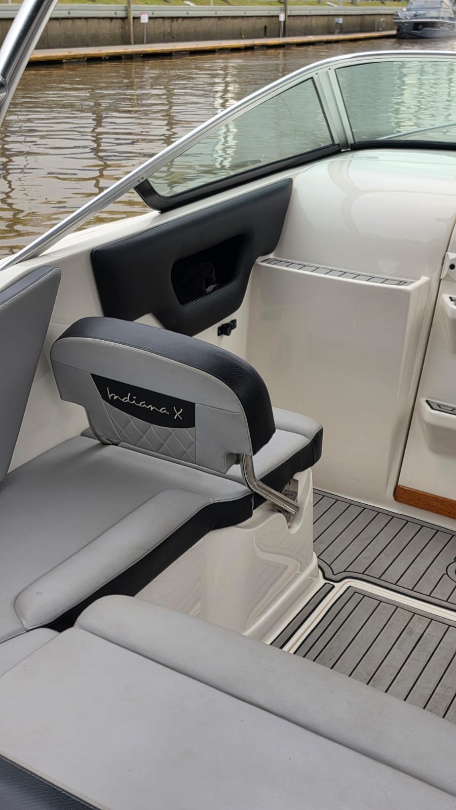Canestrari Cuddy 245 2023 Mercruiser 250 hp B III